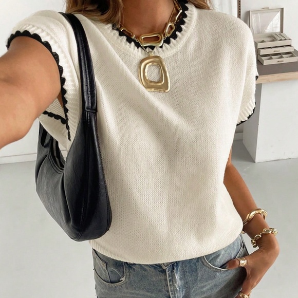 Classic Scoop Neck Knit Short Sleeve Loose Fit Top - Picture 6 of 6